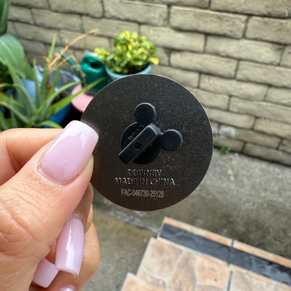 Disney Pin - Picture 2 of 2